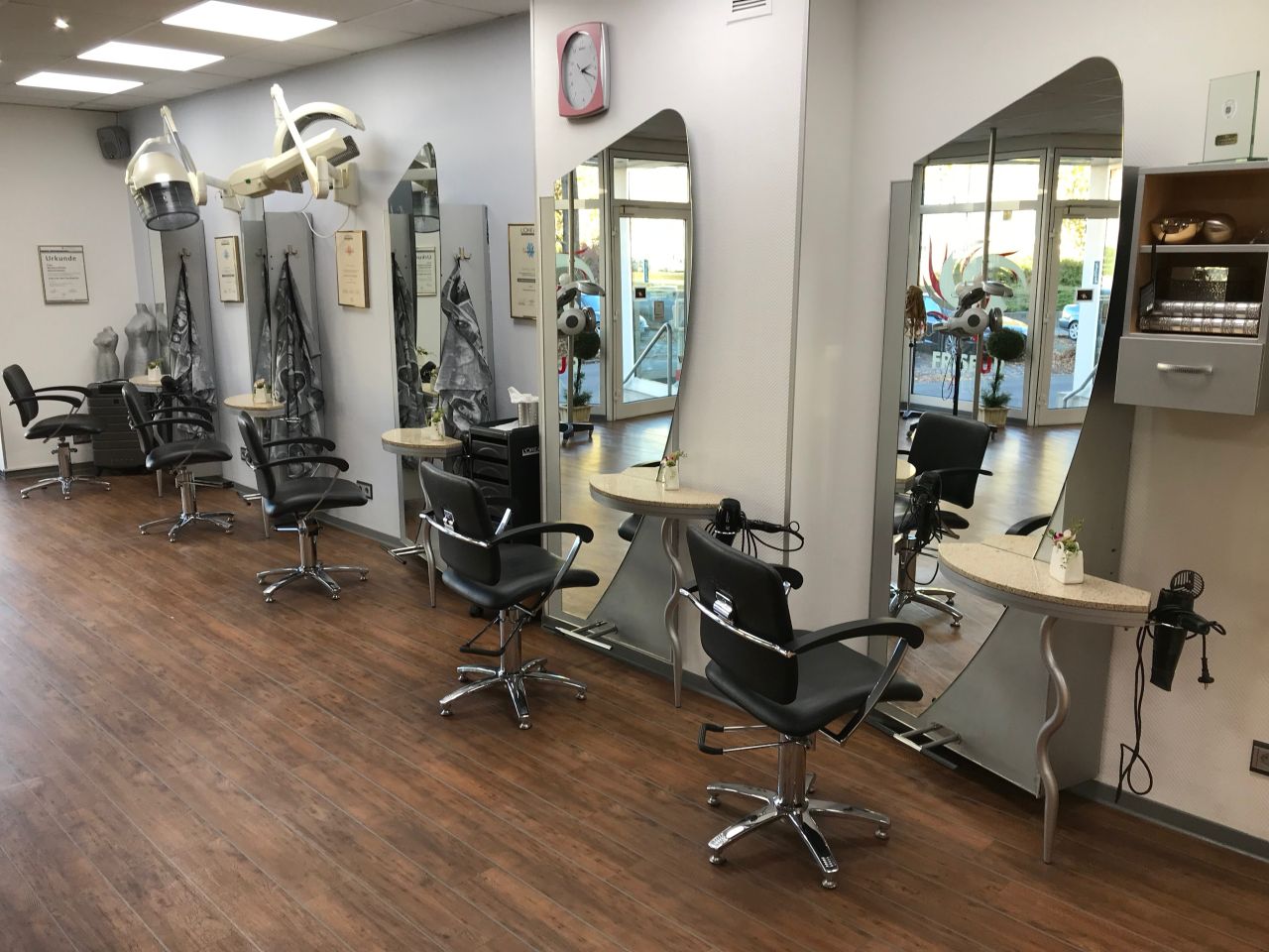 Unser-Salon Hieske Haarfantasien 2024-04-25 22:07:36